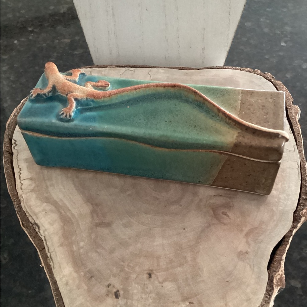 Pottery Box - Picture 3 of 7